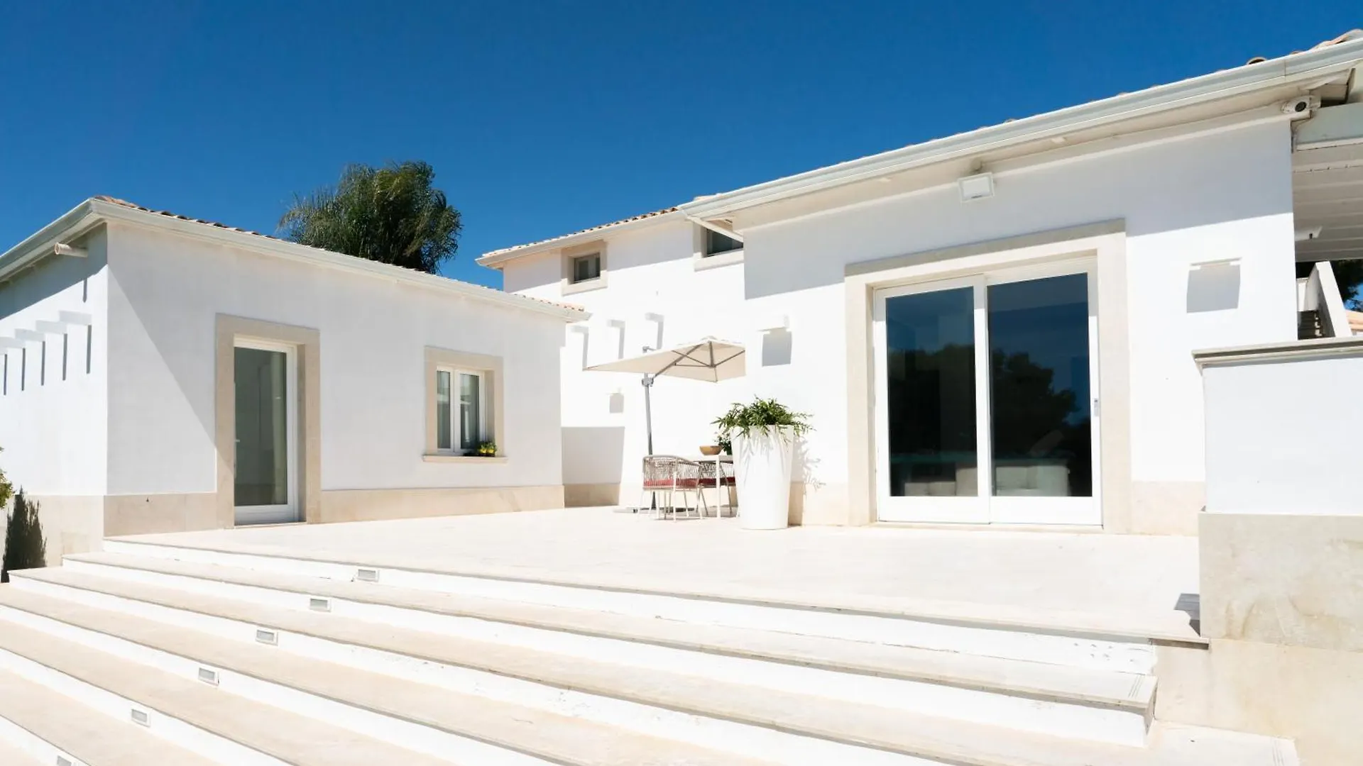 Villa Elena By Ortigia Apartments Fanusa